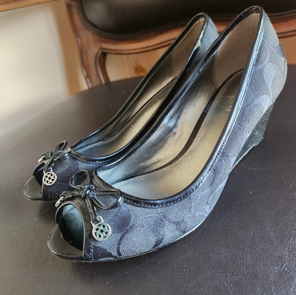 Coach! Black Poala open Calf peep toe wedge monogram logo size 6.5 - Picture 4 of 14